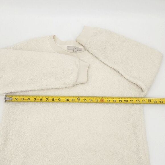 LOFT Sweatshirt Size Medium Womens Ivory White Crewneck Fuzzy Fleece Faux Sherpa - Picture 5 of 6